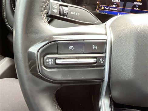 Used 2023 Chevrolet Colorado LT w/ LT Convenience Package II image 30