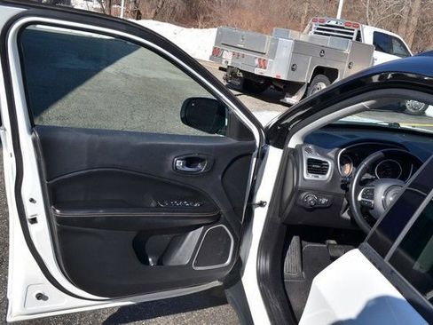 Used 2019 Jeep Compass Latitude w/ Safety & Security Group image 15