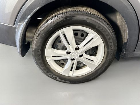 Used 2019 Nissan Kicks S image 33