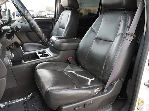 Used 2014 Chevrolet Silverado 2500 LTZ w/ LTZ Plus Package image 14