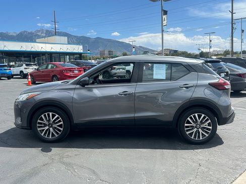 Used 2021 Nissan Kicks SV FWD image 8