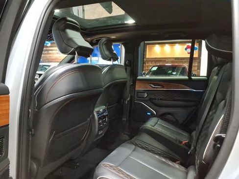 Used 2024 Jeep Grand Cherokee Summit AWD/4WD image 21