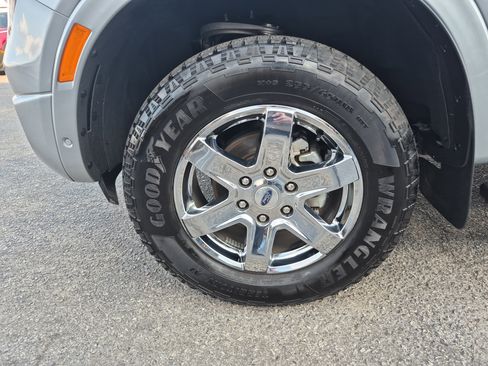 Used 2024 Ford Ranger Lariat w/ Trailer Tow Package image 11