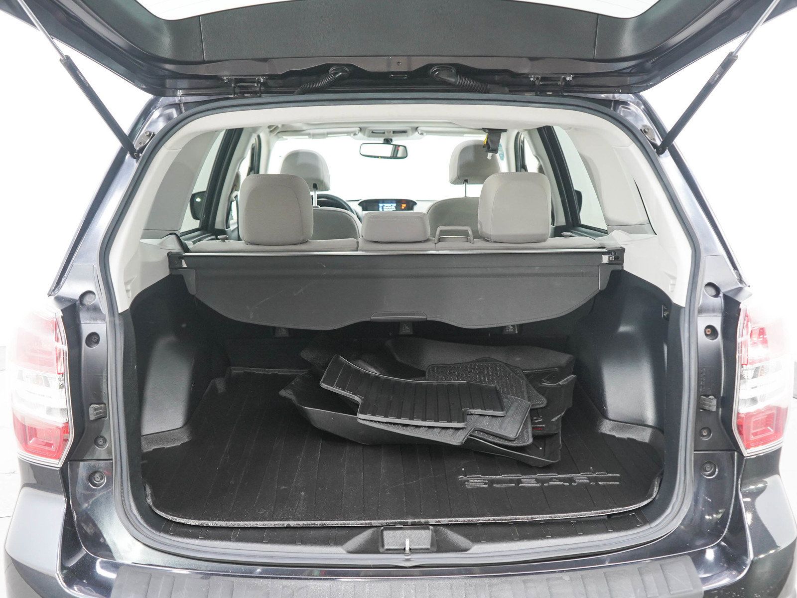 Used 2015 Subaru Forester 2.5i Premium w/ All-Weather Package AWD/4WD image 16
