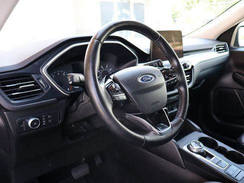 Used 2022 Ford Escape SEL image 15