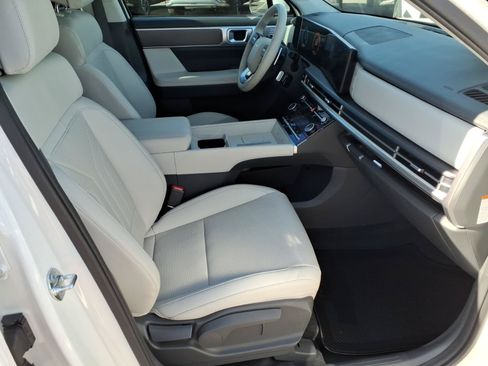 Certified 2026 Hyundai Santa Fe SEL FWD image 11
