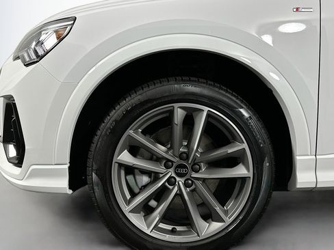 New 2025 Audi Q3 2.0T Premium image 11