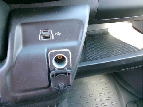Used 2025 RAM ProMaster 2500 FWD image 12