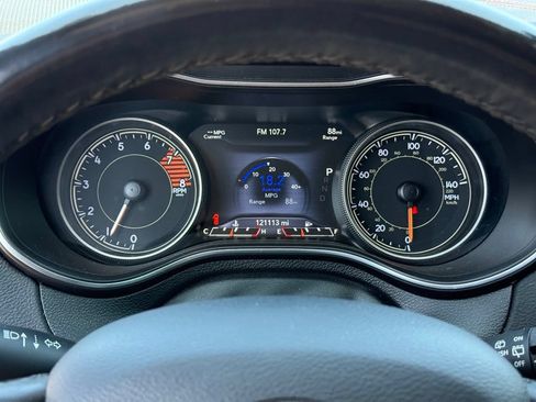 Used 2019 Jeep Cherokee Trailhawk w/ Cold Weather Group AWD/4WD image 17