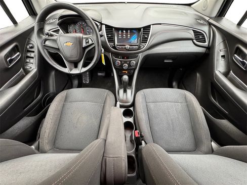 Used 2017 Chevrolet Trax LS image 27