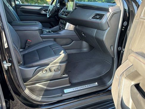 Used 2024 Chevrolet Suburban RST w/ Luxury Package AWD/4WD image 19