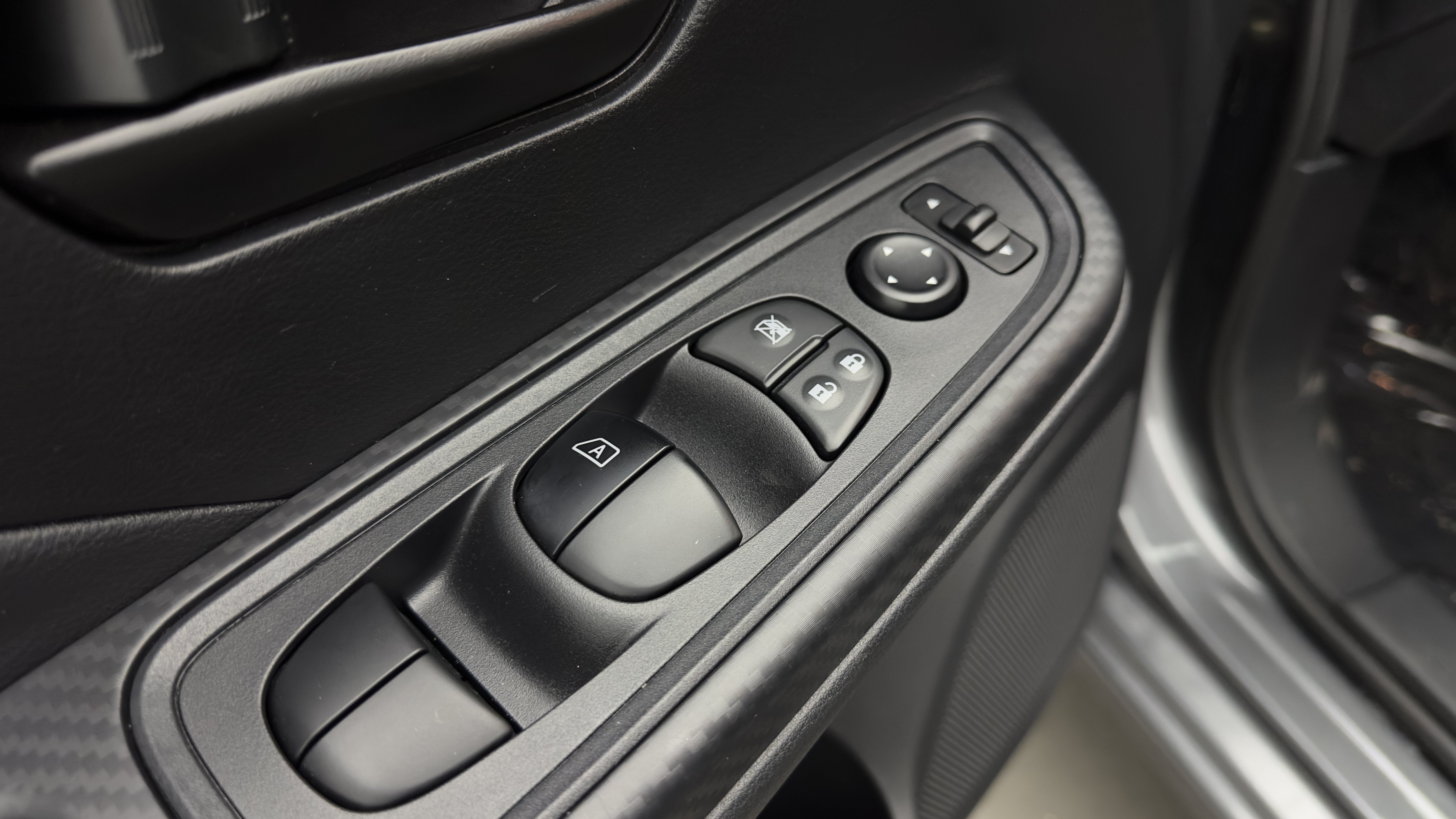 Used 2025 Nissan Versa S w/ Trunk Package FWD image 12