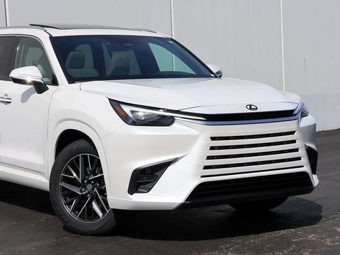 New 2026 Lexus TX 350 AWD image 2