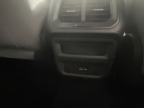 Used 2024 Volkswagen Taos SE image 12