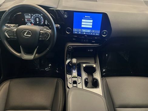 Used 2025 Lexus NX 250 FWD image 13