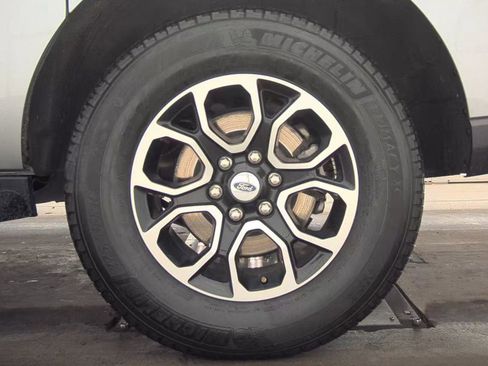 Used 2024 Ford Expedition Max XLT image 12