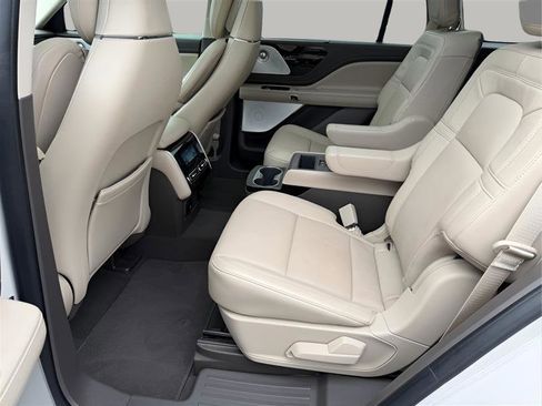 Used 2020 Lincoln Aviator Reserve w/ Equipment Group 202A AWD/4WD image 26