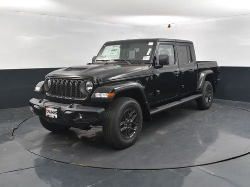 New 2025 Jeep Gladiator Sport image 4