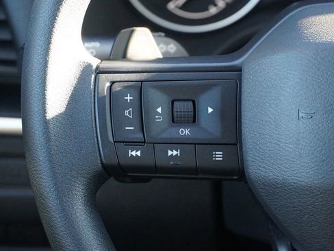 Used 2025 Nissan Rogue S image 27