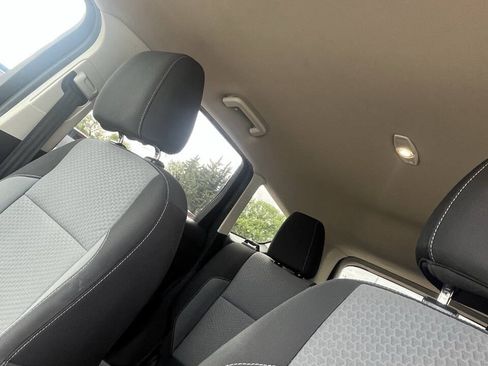 Used 2017 Ford Escape SE w/ Equipment Group 201A AWD/4WD image 16