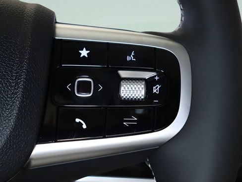 Certified 2026 Genesis GV70 2.5T AWD/4WD image 17