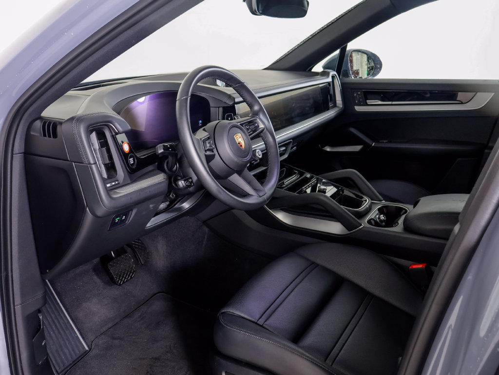 Certified 2026 Porsche Cayenne E-Hybrid Coupe AWD/4WD image 4