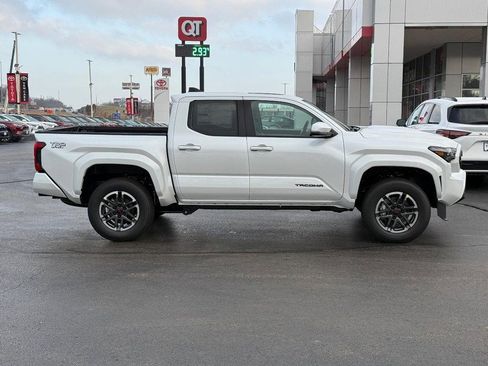 New 2026 Toyota Tacoma TRD Sport image 2