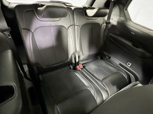 Used 2023 Jeep Grand Cherokee L Laredo image 26