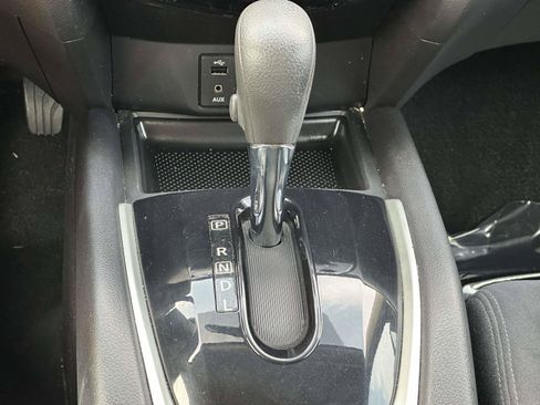 Used 2015 Nissan Rogue SV w/ SV Premium Package AWD/4WD image 19