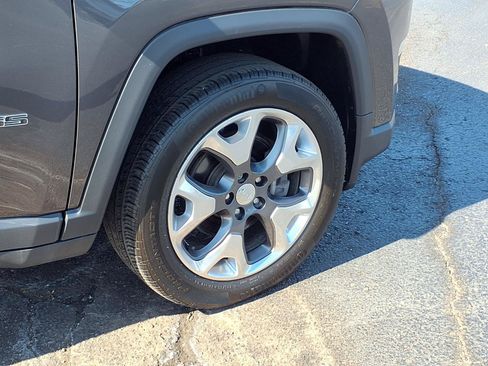 Used 2021 Jeep Compass Limited w/ Sun and Sound Group AWD/4WD image 26