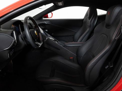 Certified 2021 Ferrari Roma image 4