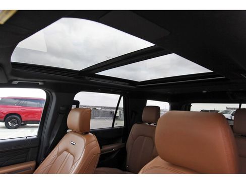 Used 2022 Ford Expedition Platinum image 28