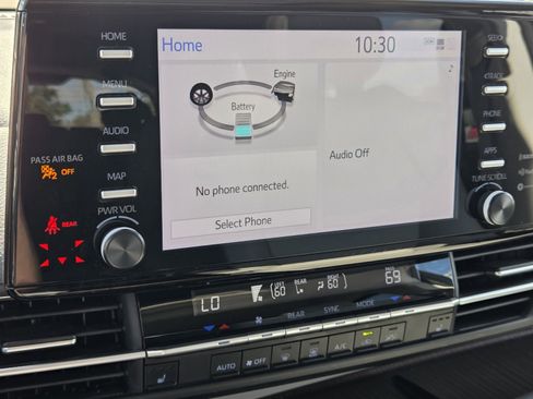 Certified 2022 Toyota Sienna XLE image 17