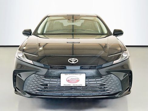 Used 2025 Toyota Camry LE w/ Convenience Package FWD image 2