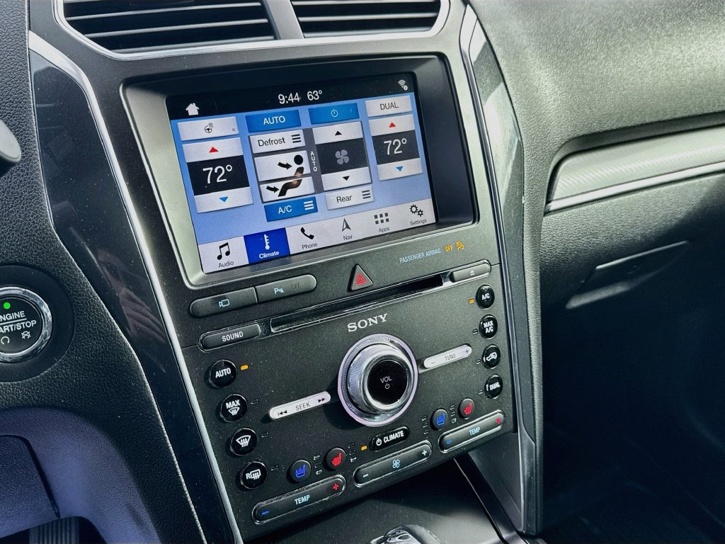 Used 2018 Ford Explorer Sport w/ Equipment Group 401A AWD/4WD image 16