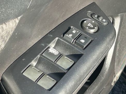 Used 2015 Honda Civic SE image 23