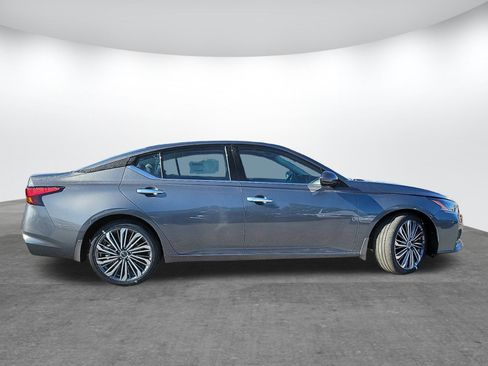 New 2025 Nissan Altima 2.5 SL image 4