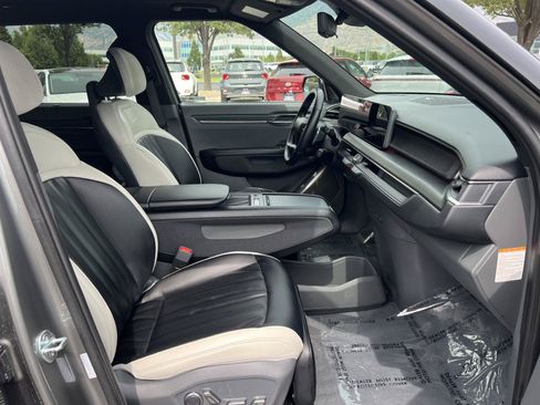 Used 2025 Kia EV9 GT-Line AWD/4WD image 17