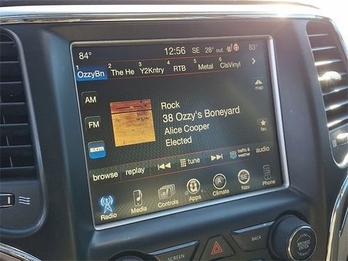 Used 2017 Jeep Grand Cherokee Limited image 18