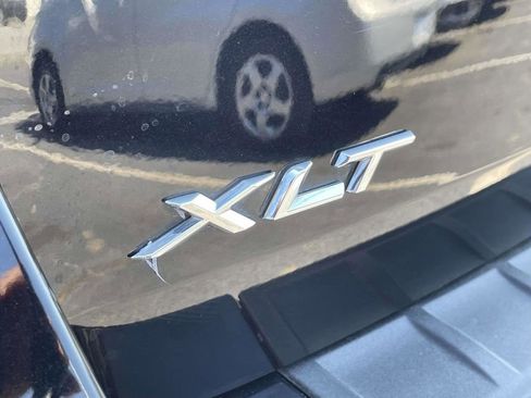 Used 2022 Ford Explorer XLT RWD image 9