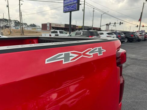 Used 2025 Chevrolet Silverado 1500 LT image 9
