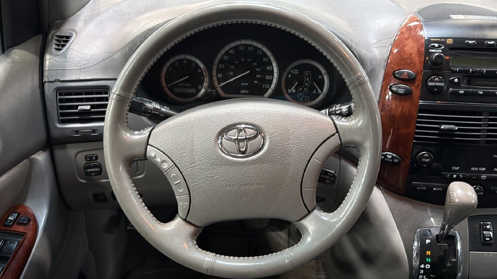 Used 2004 Toyota Sienna XLE w/ XLE Pkg 14 FWD image 14