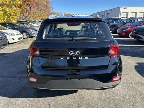 New 2026 Hyundai Venue SEL image 4