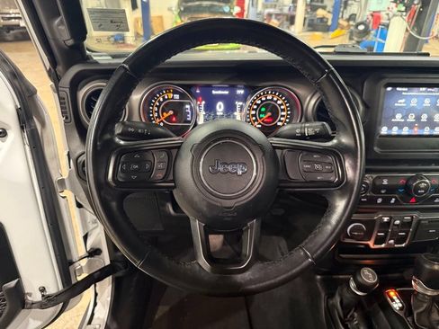 Used 2022 Jeep Gladiator Sport AWD/4WD image 26