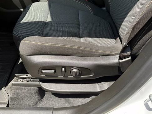 Used 2021 Chevrolet Traverse LT AWD/4WD image 17