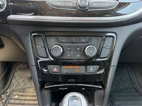 Used 2022 Buick Encore Preferred AWD/4WD image 13