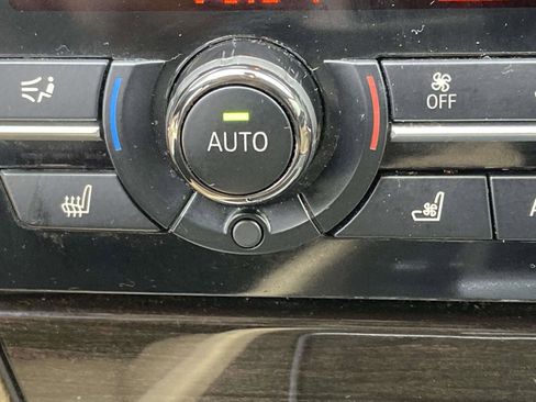 Used 2013 BMW 750Li image 26