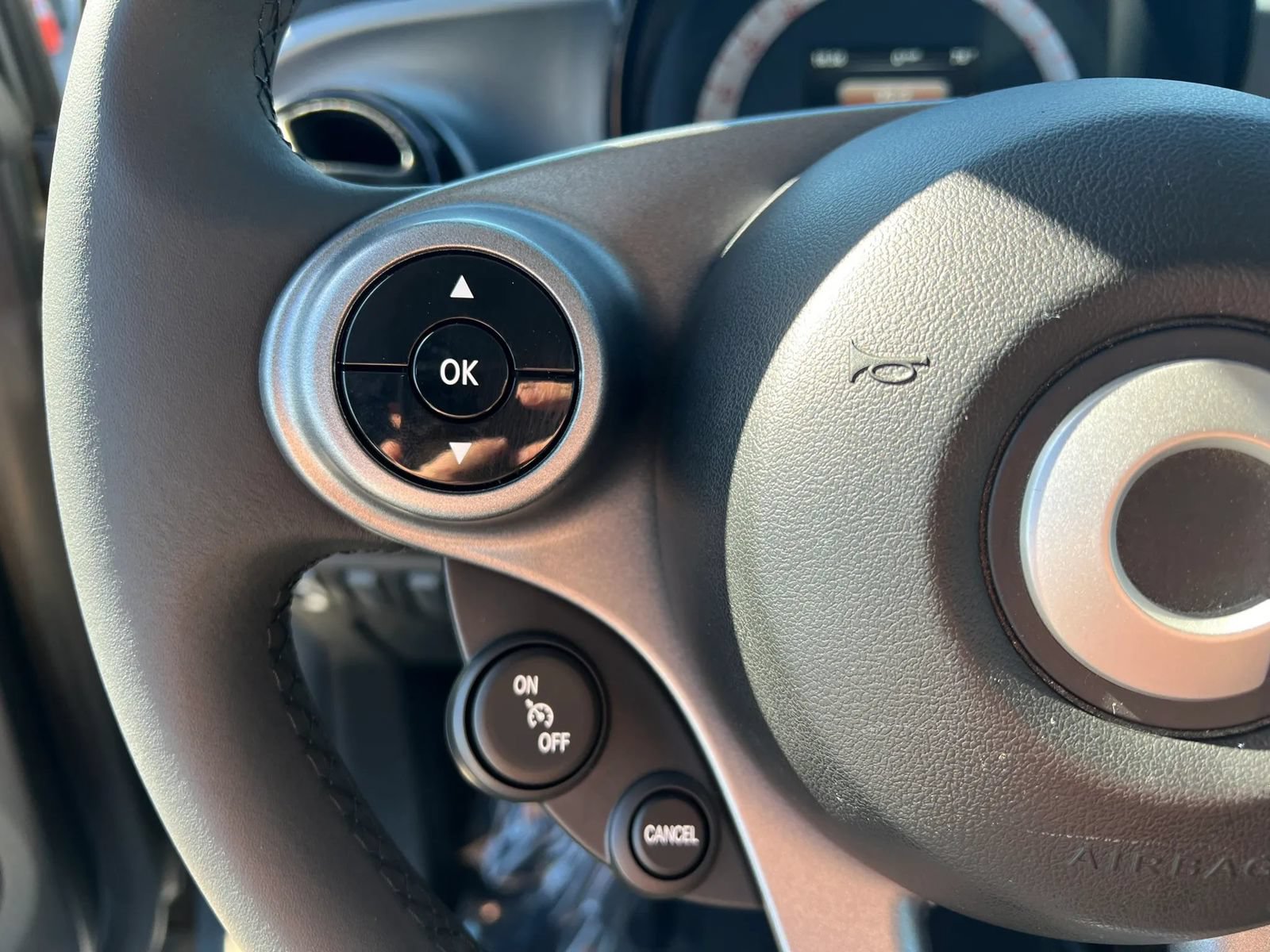Used 2018 smart fortwo electric drive RWD image 15