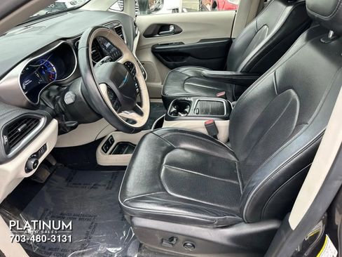 Used 2018 Chrysler Pacifica Limited w/ Advanced Safetytec Group image 14