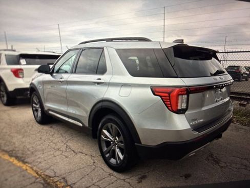 Used 2025 Ford Explorer Active w/ Active Comfort Package AWD/4WD image 17